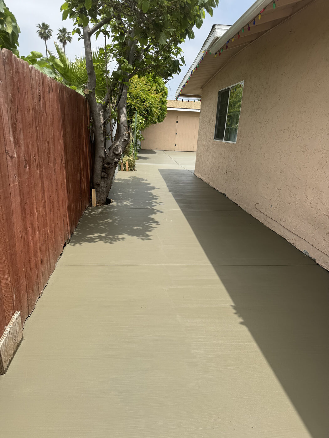 Concrete sidewalk complete