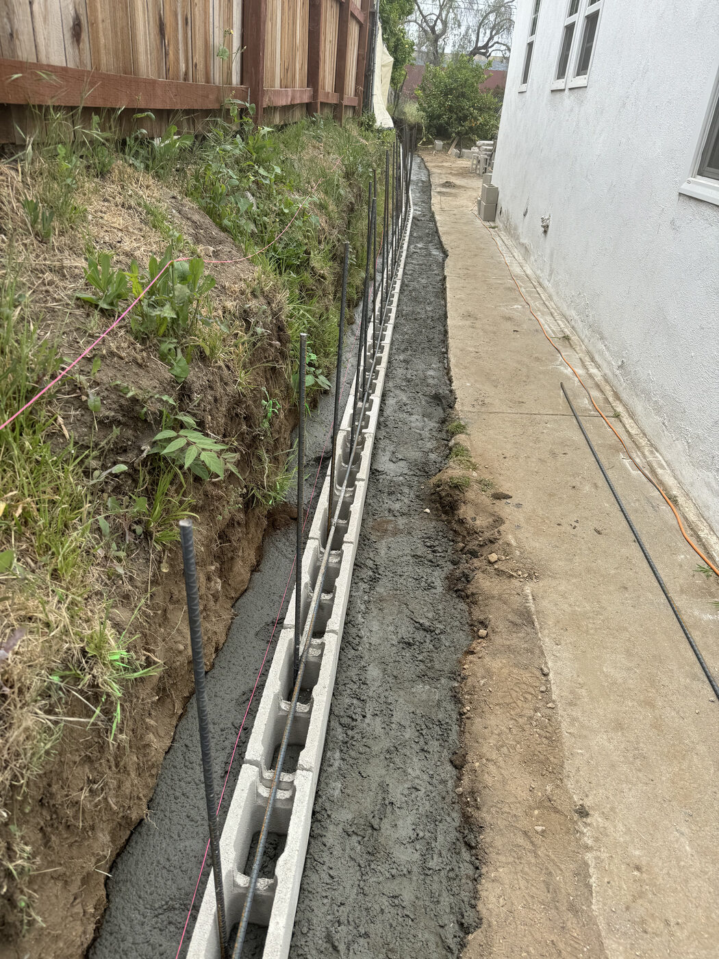 Retaining wall — first blocks set